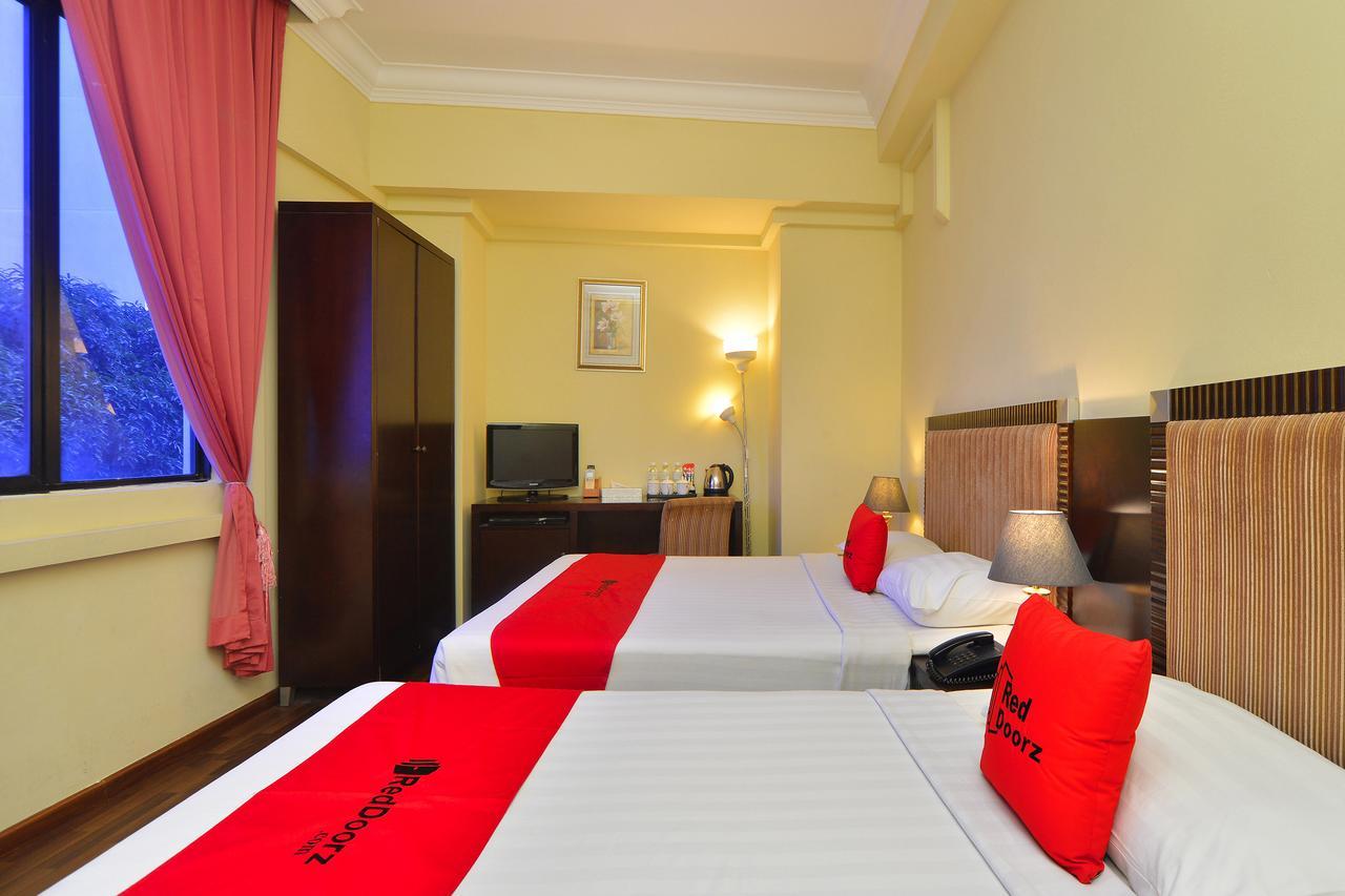 Reddoorz @ Aljunied Hotel Singapura Luaran gambar