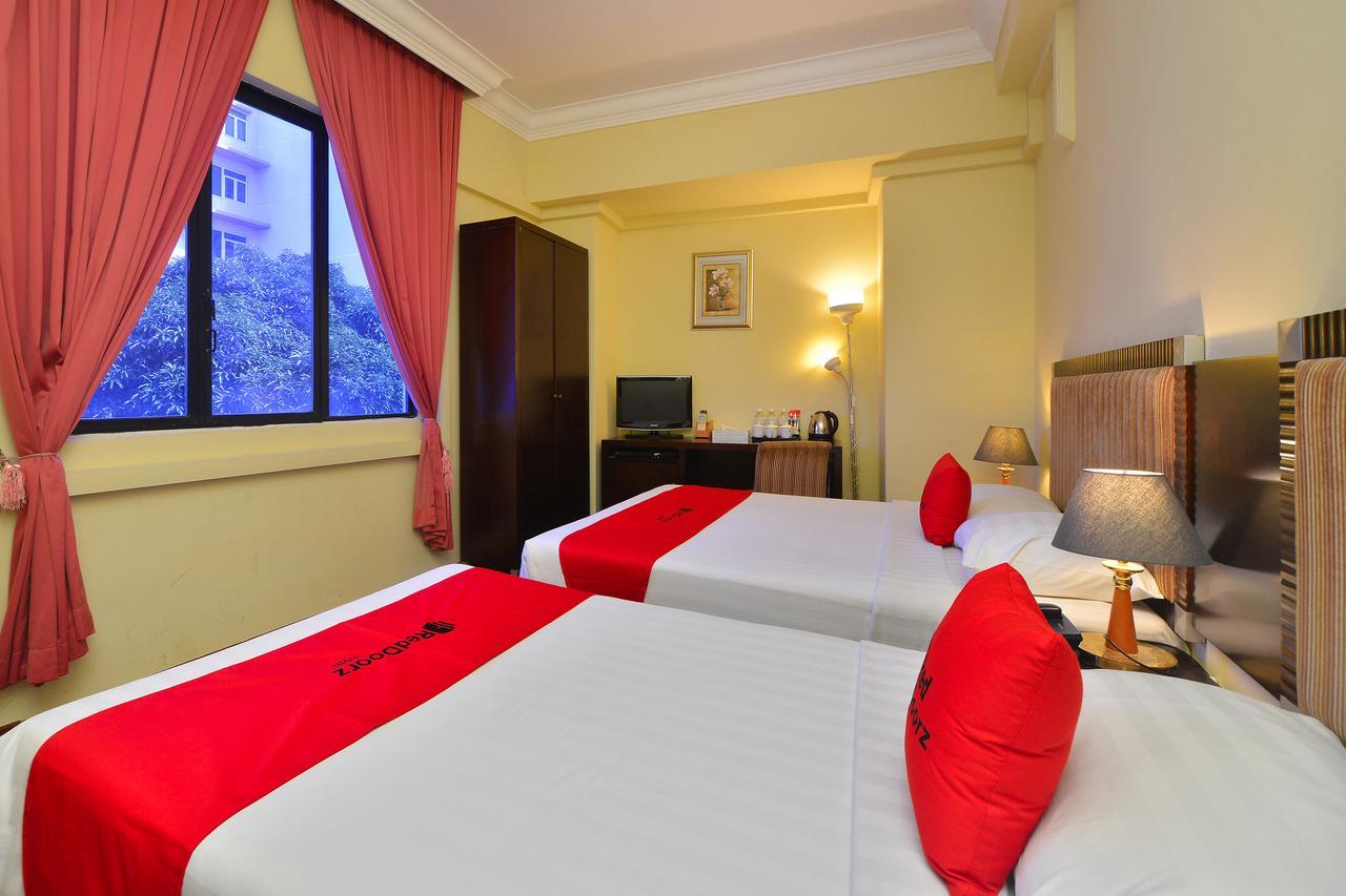 Reddoorz @ Aljunied Hotel Singapura Luaran gambar