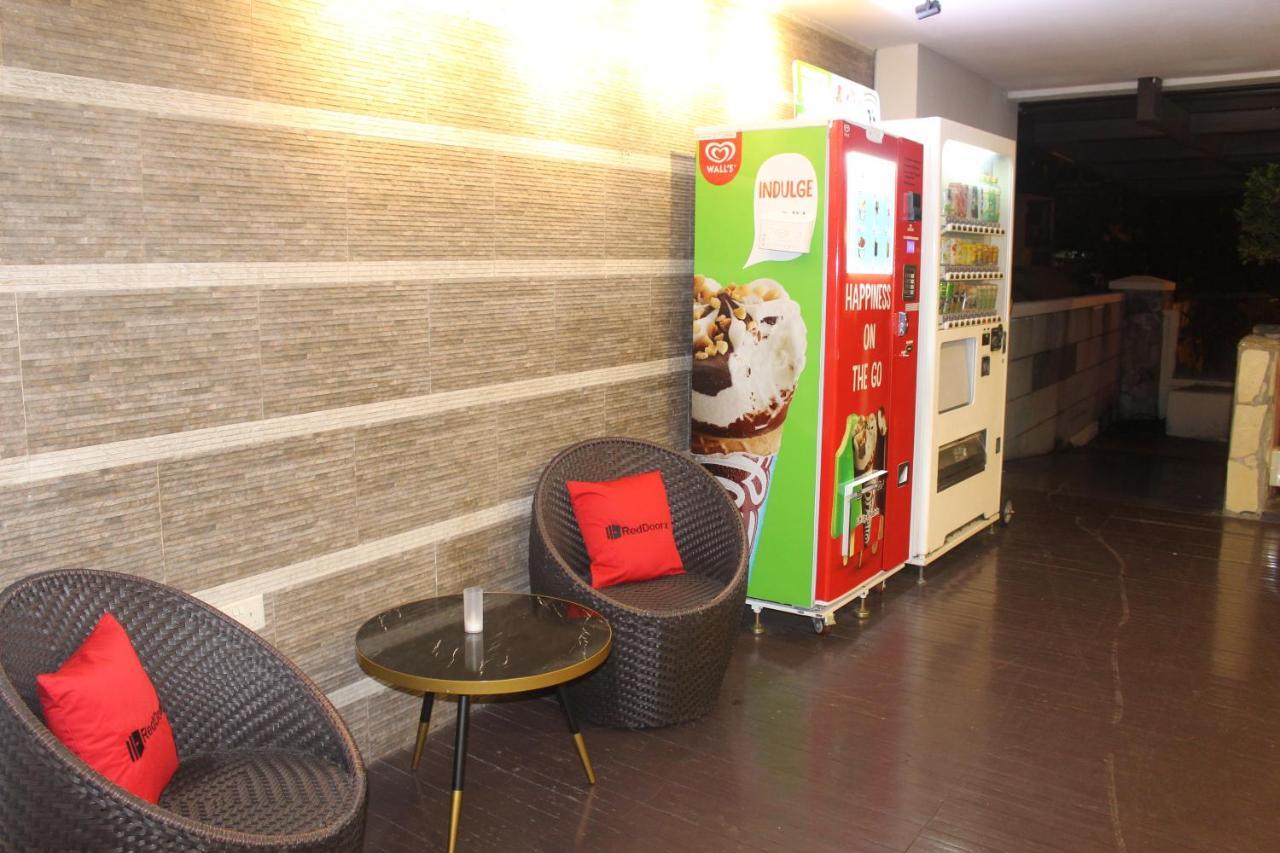 Reddoorz @ Aljunied Hotel Singapura Luaran gambar