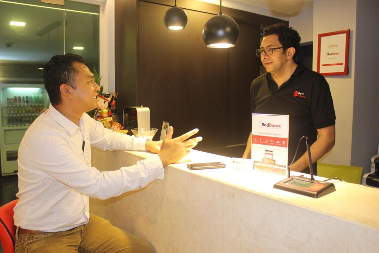 Reddoorz @ Aljunied Hotel Singapura Luaran gambar